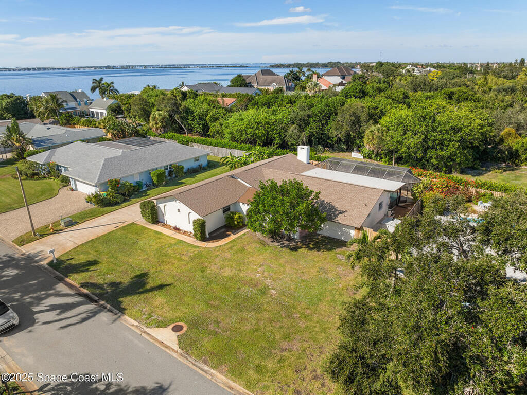 724 Puesta Del Sol Plaza, Indialantic, FL 32903