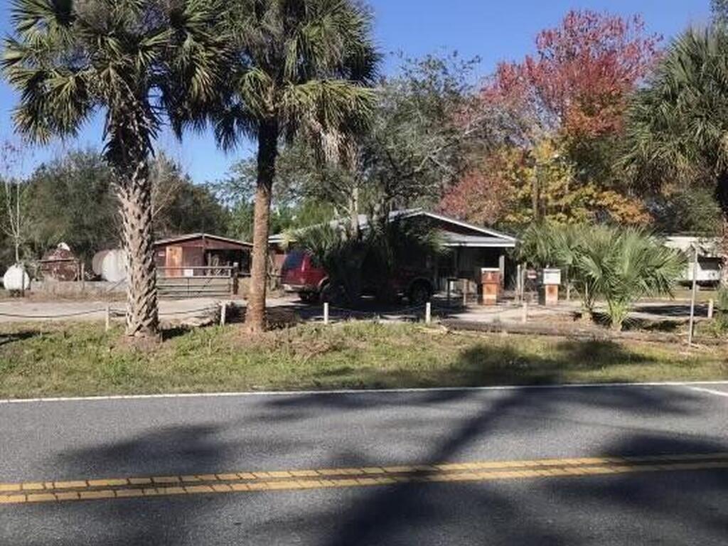 882 County Road 310, Interlachen, FL 32148