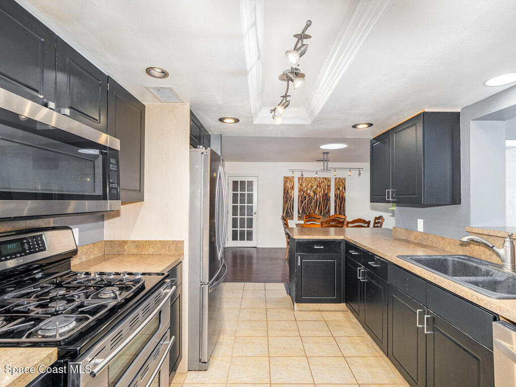 1896 Nicklaus Drive, Melbourne, FL 32935