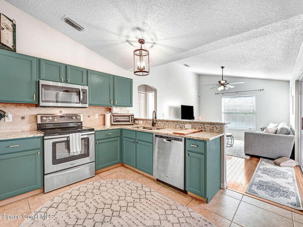 2015 Blue Ridge Avenue, Melbourne, FL 32935