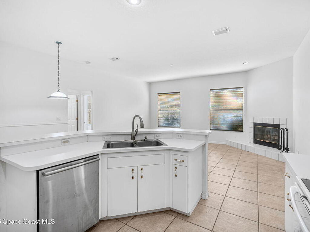 652 Sheridan Woods Drive, Melbourne, FL 32904