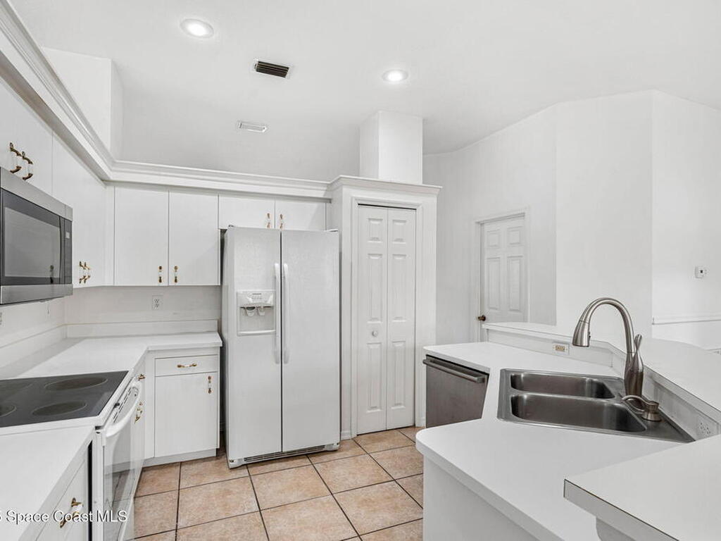 652 Sheridan Woods Drive, Melbourne, FL 32904