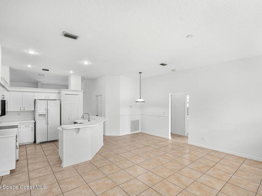 652 Sheridan Woods Drive, Melbourne, FL 32904