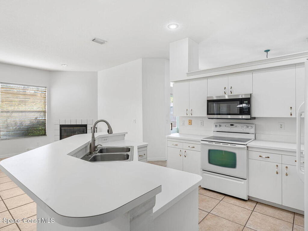 652 Sheridan Woods Drive, Melbourne, FL 32904