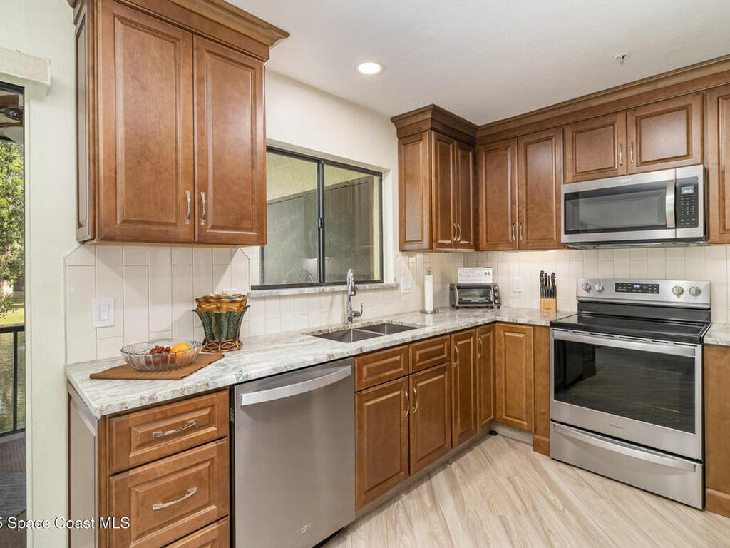 7808 Shadowood Drive, Melbourne, FL 32904