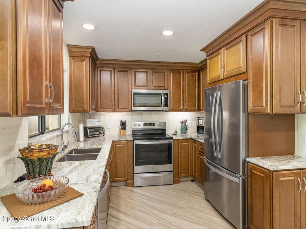 7808 Shadowood Drive, Melbourne, FL 32904