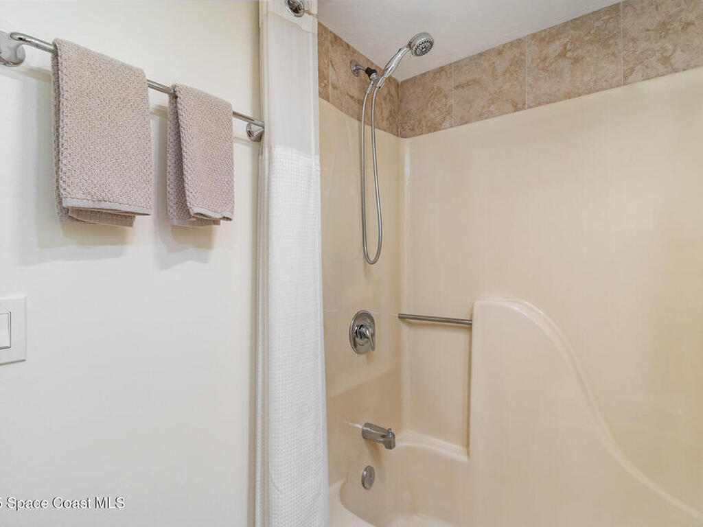 7808 Shadowood Drive, Melbourne, FL 32904