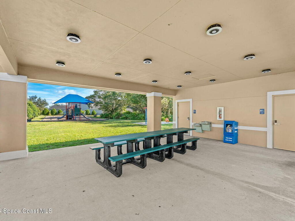 8522 Strom Park Drive, Melbourne, FL 32940