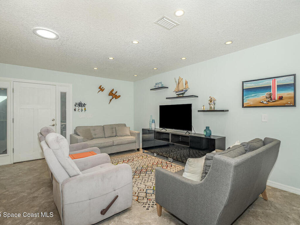 6203 Ridgewood Avenue, Cocoa Beach, FL 32931