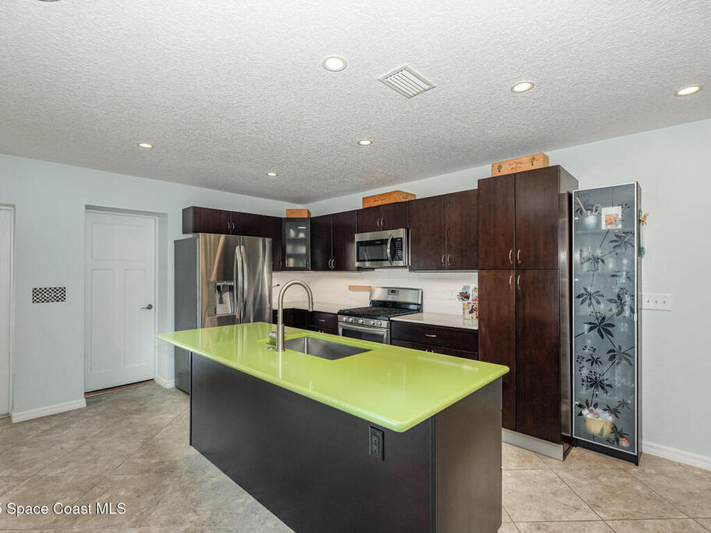 6203 Ridgewood Avenue, Cocoa Beach, FL 32931