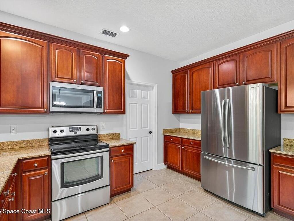 689 Carriage Lake Way, Vero Beach, FL 32968