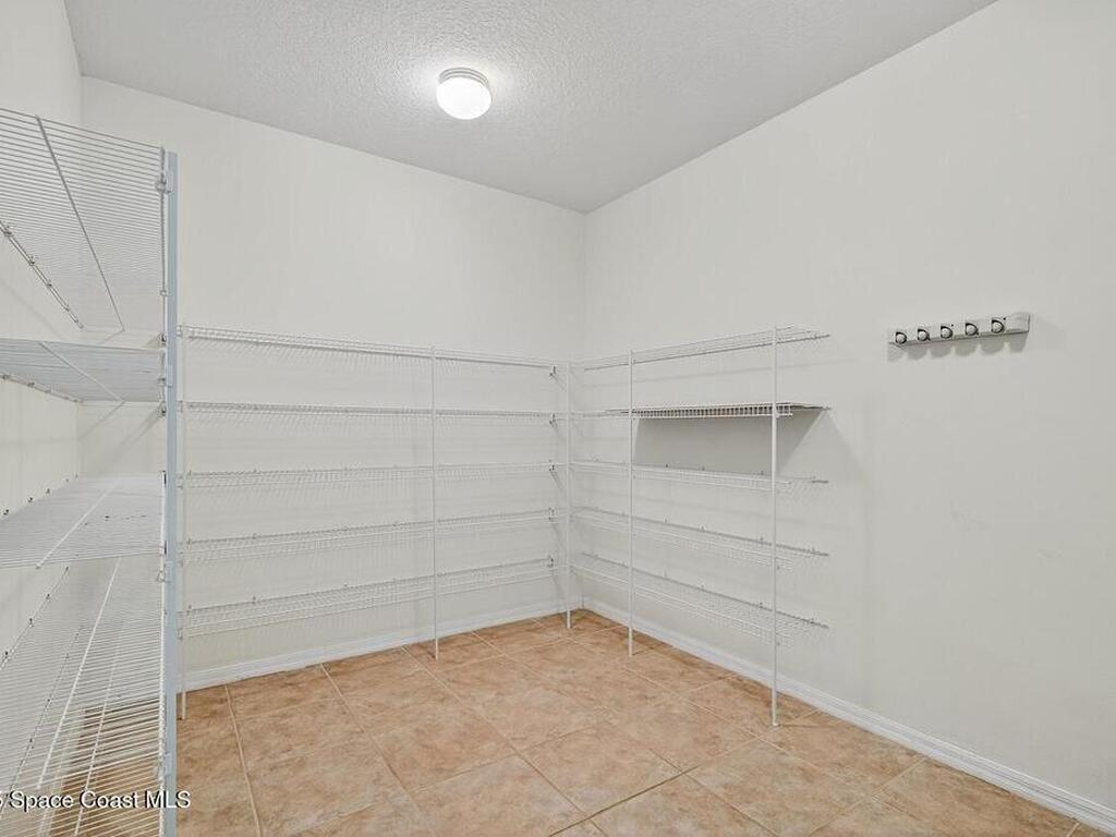 689 Carriage Lake Way, Vero Beach, FL 32968