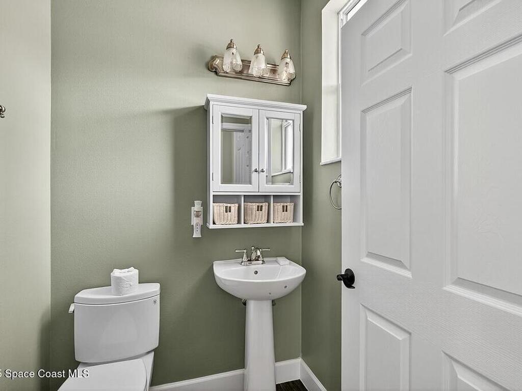 689 Carriage Lake Way, Vero Beach, FL 32968