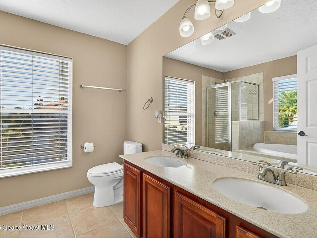 689 Carriage Lake Way, Vero Beach, FL 32968