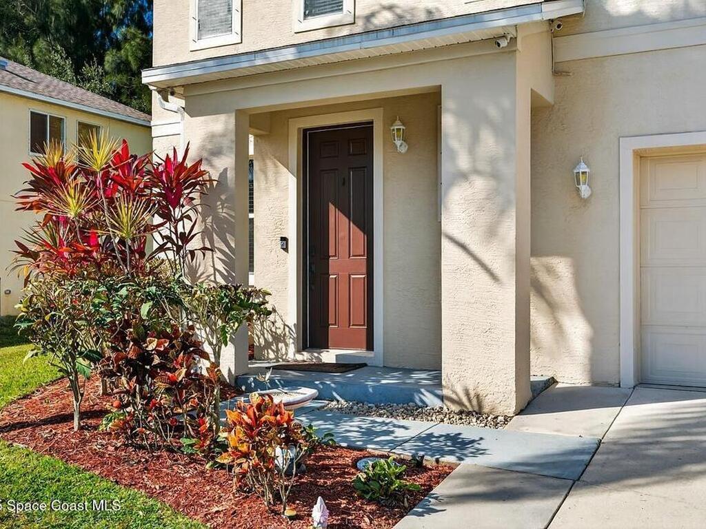 689 Carriage Lake Way, Vero Beach, FL 32968