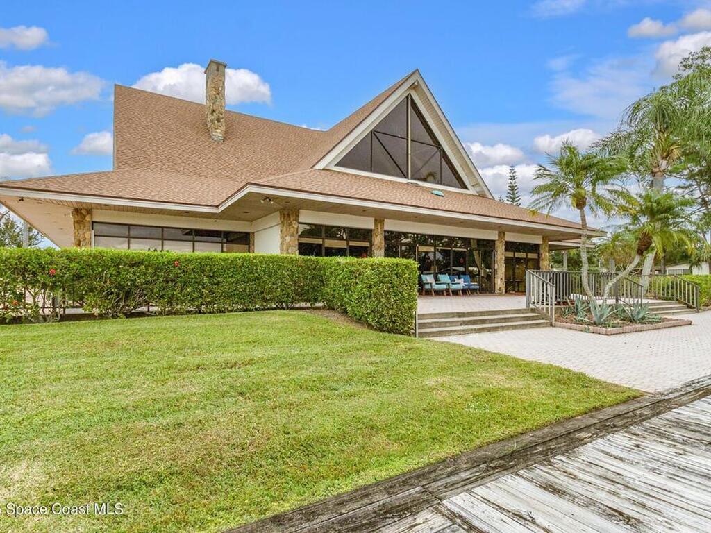 595 Outer Drive, Cocoa, FL 32926