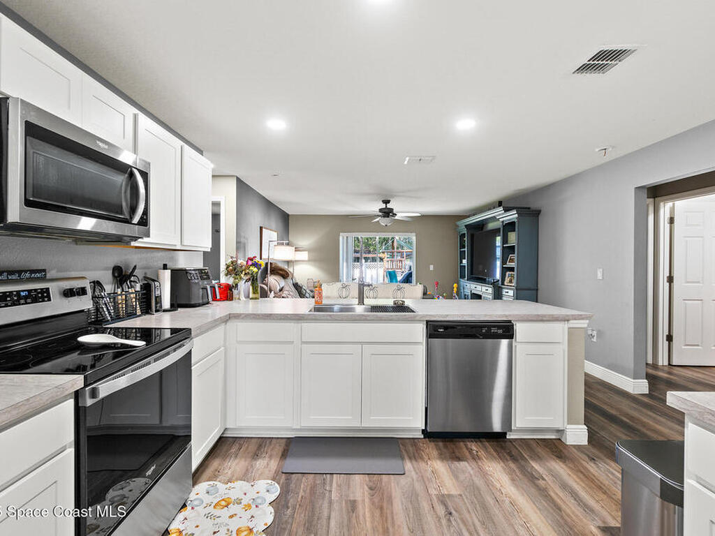 3010 Vista Palm Drive, Edgewater, FL 32141