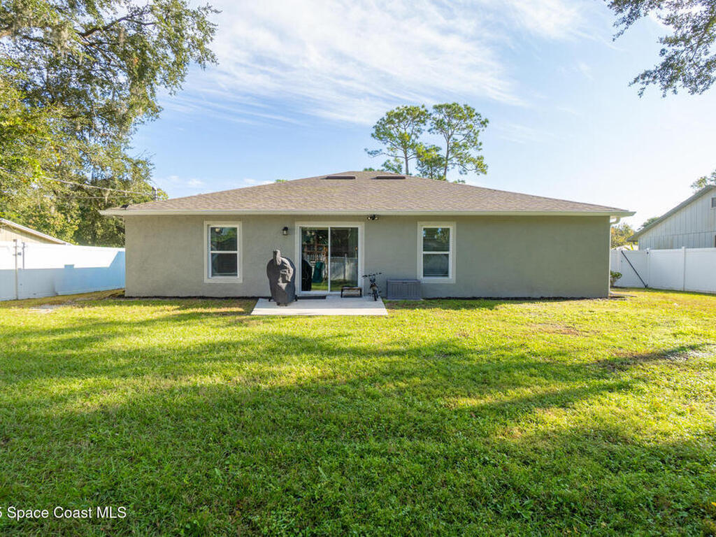 3010 Vista Palm Drive, Edgewater, FL 32141