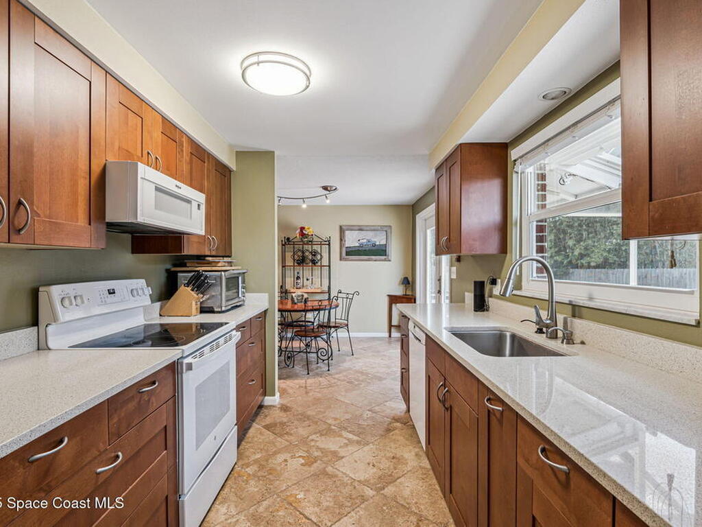 2 Ted Circle, New Smyrna Beach, FL 32169