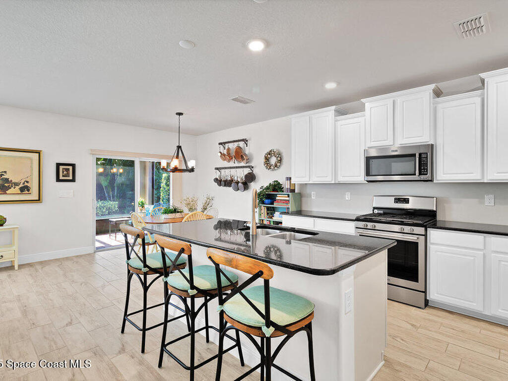 5949 Buttonwood Square, Vero Beach, FL 32966