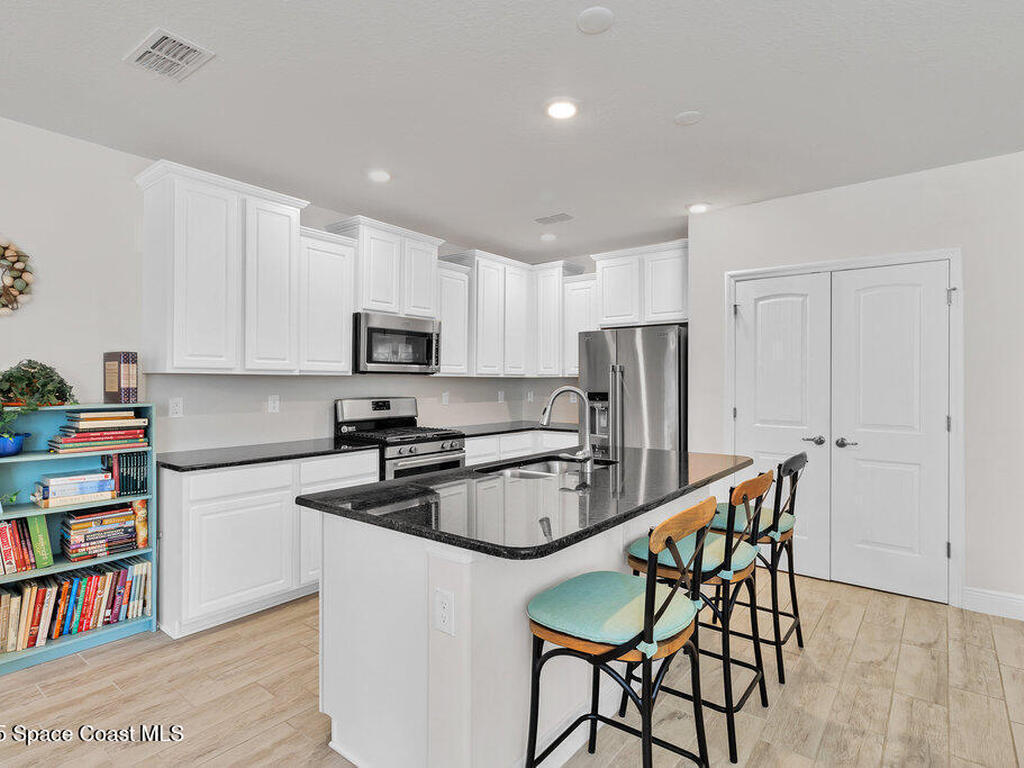 5949 Buttonwood Square, Vero Beach, FL 32966