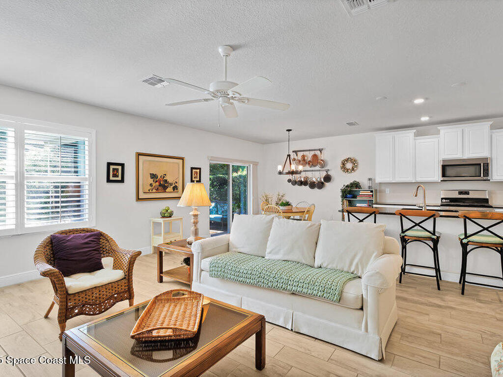 5949 Buttonwood Square, Vero Beach, FL 32966