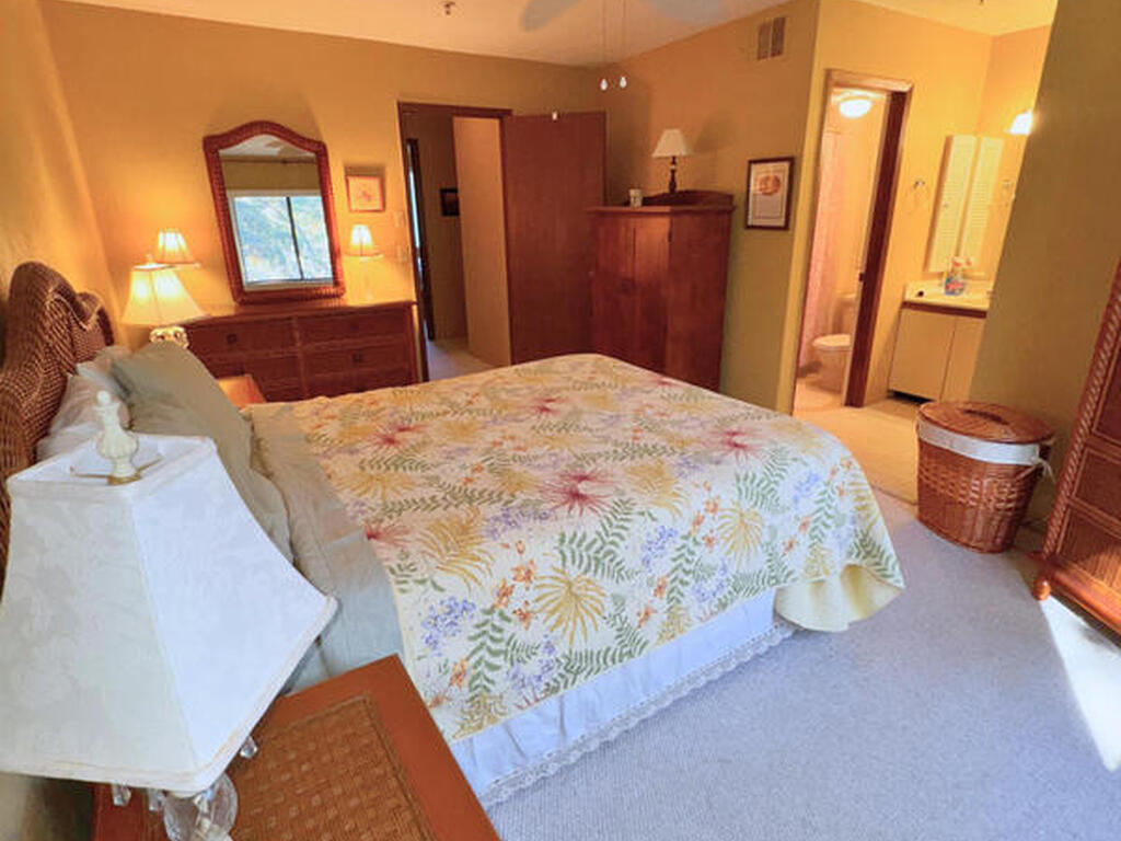 7820 Shadowood Drive, Melbourne, FL 32904