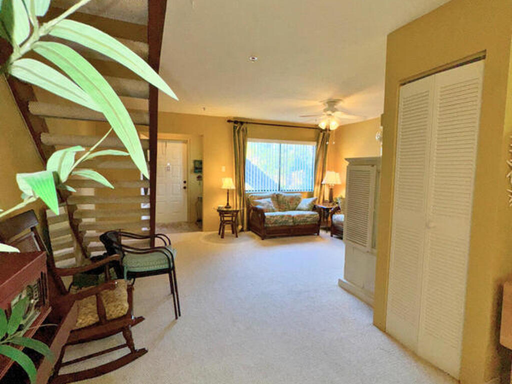 7820 Shadowood Drive, Melbourne, FL 32904