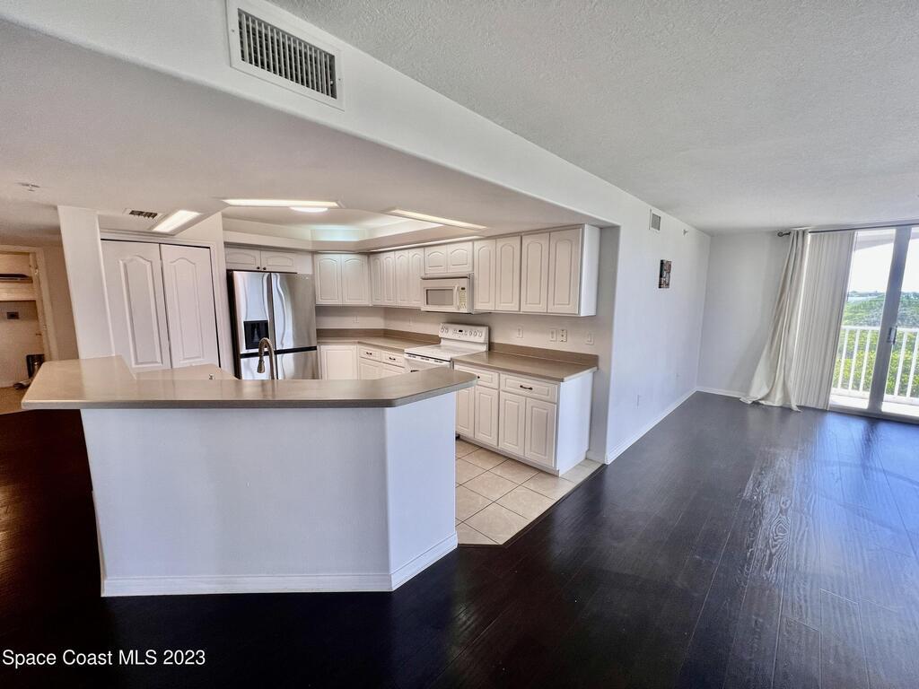 800 Del Rio Way, Merritt Island, FL 32953