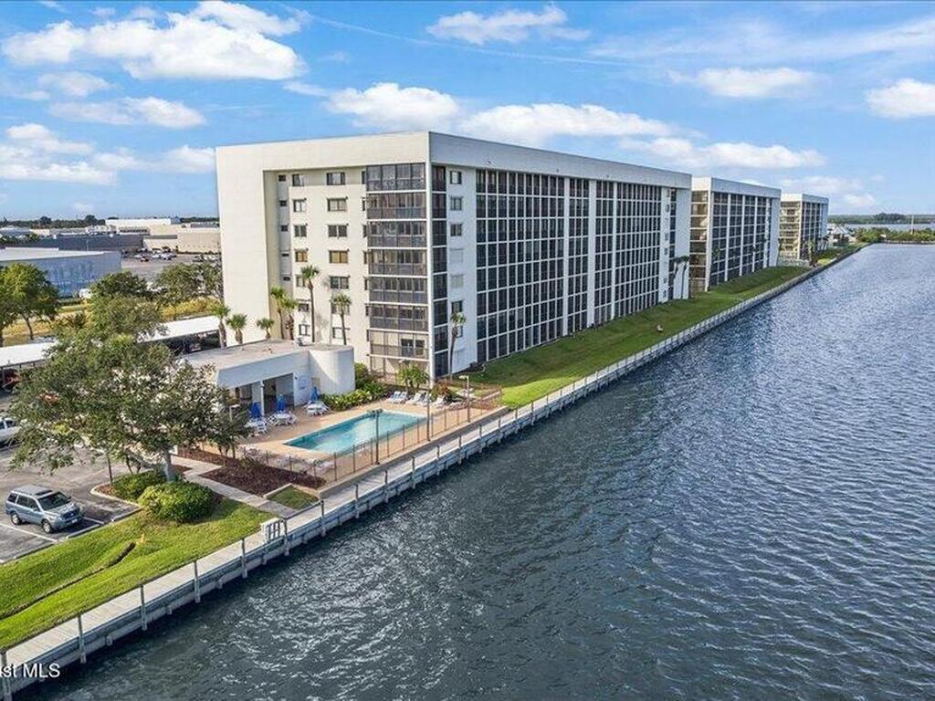 300 S Sykes Creek Parkway, Merritt Island, FL 32952