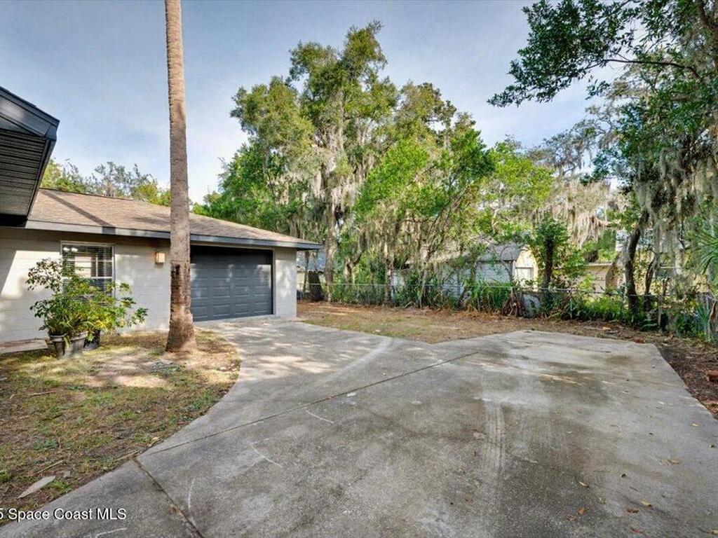 173 N Ridgewood Avenue, Ormond Beach, FL 32174