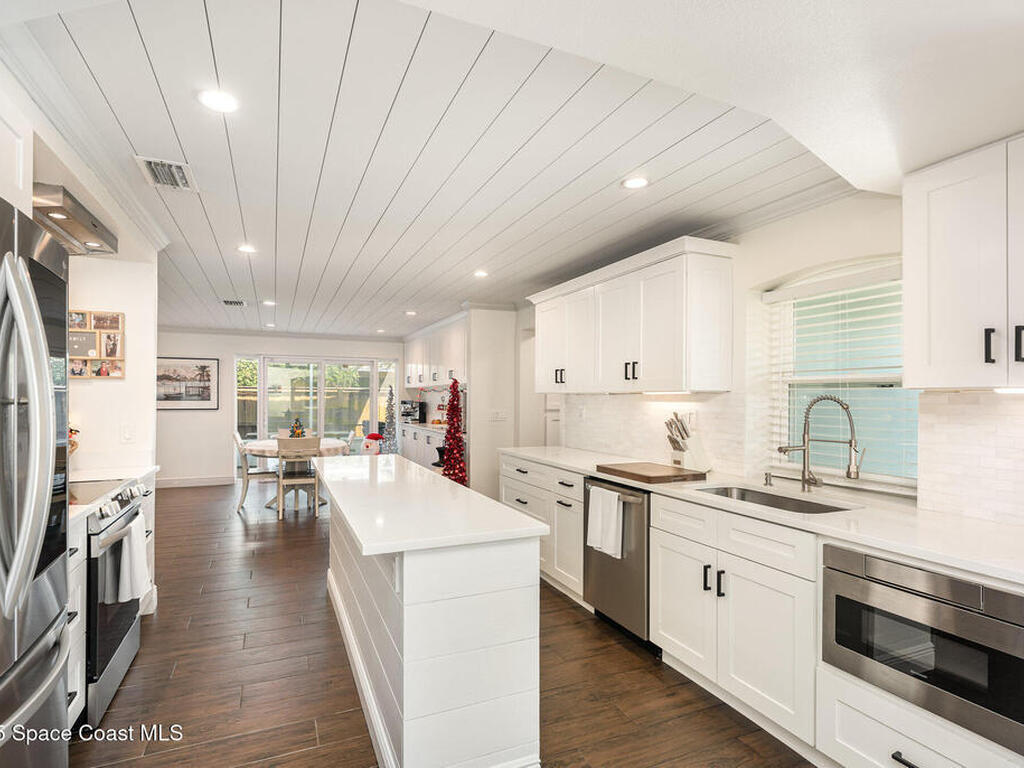 974 S Shannon Avenue, Indialantic, FL 32903