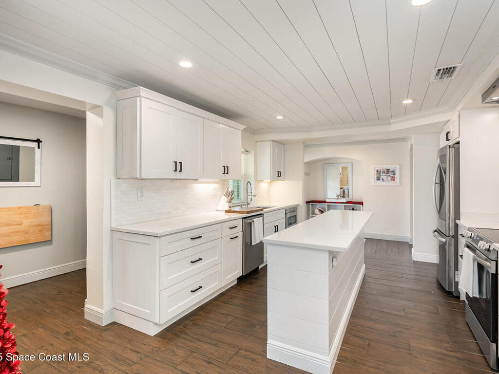 974 S Shannon Avenue, Indialantic, FL 32903