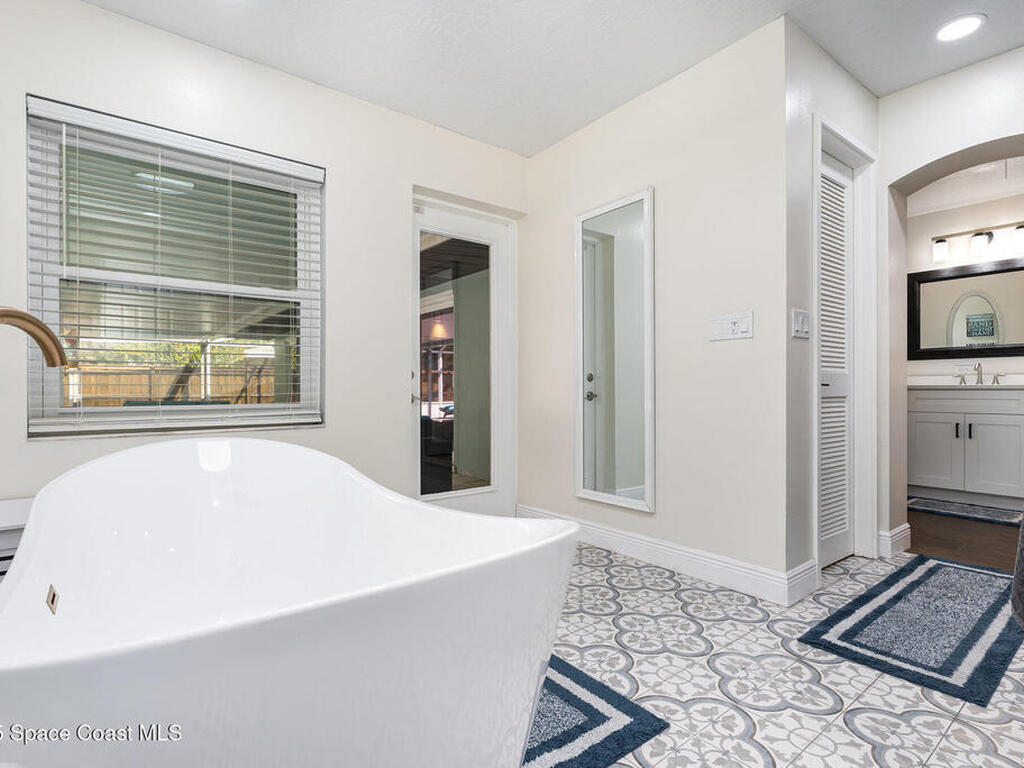 974 S Shannon Avenue, Indialantic, FL 32903