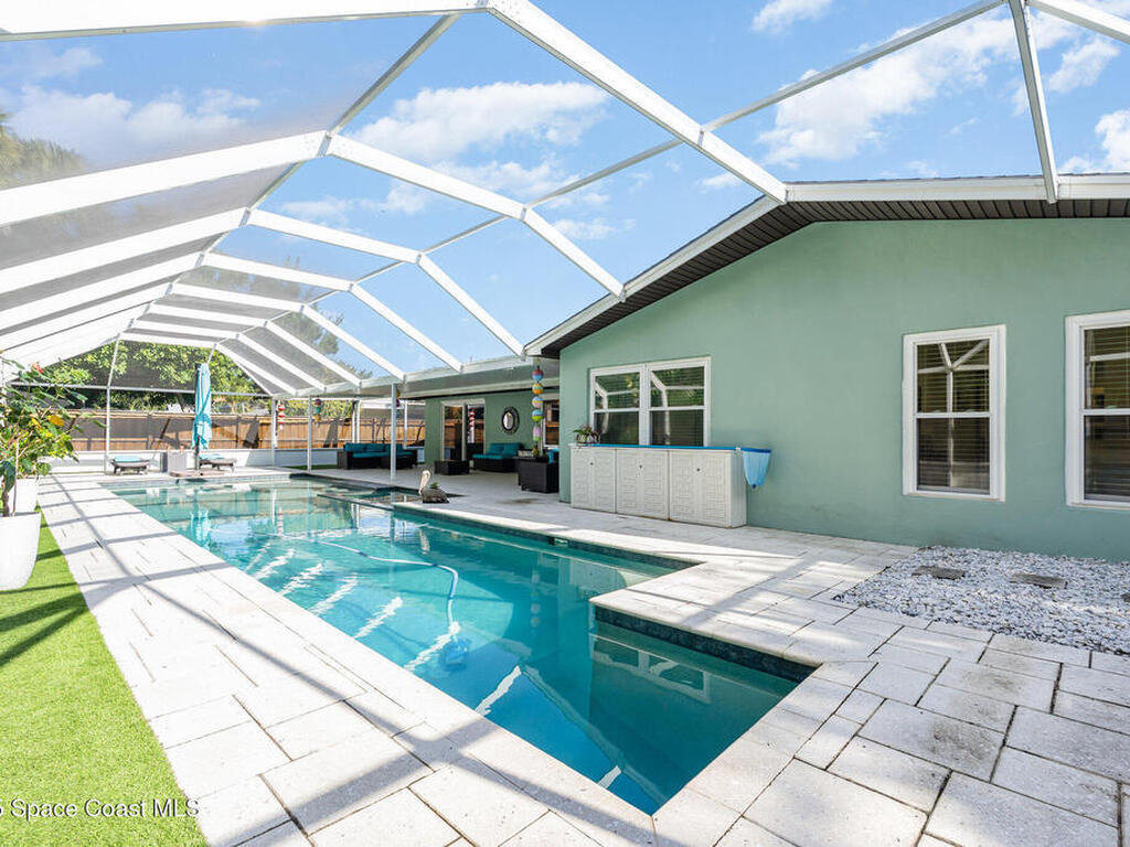 974 S Shannon Avenue, Indialantic, FL 32903