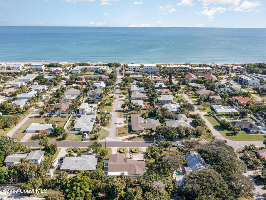 974 S Shannon Avenue, Indialantic, FL 32903