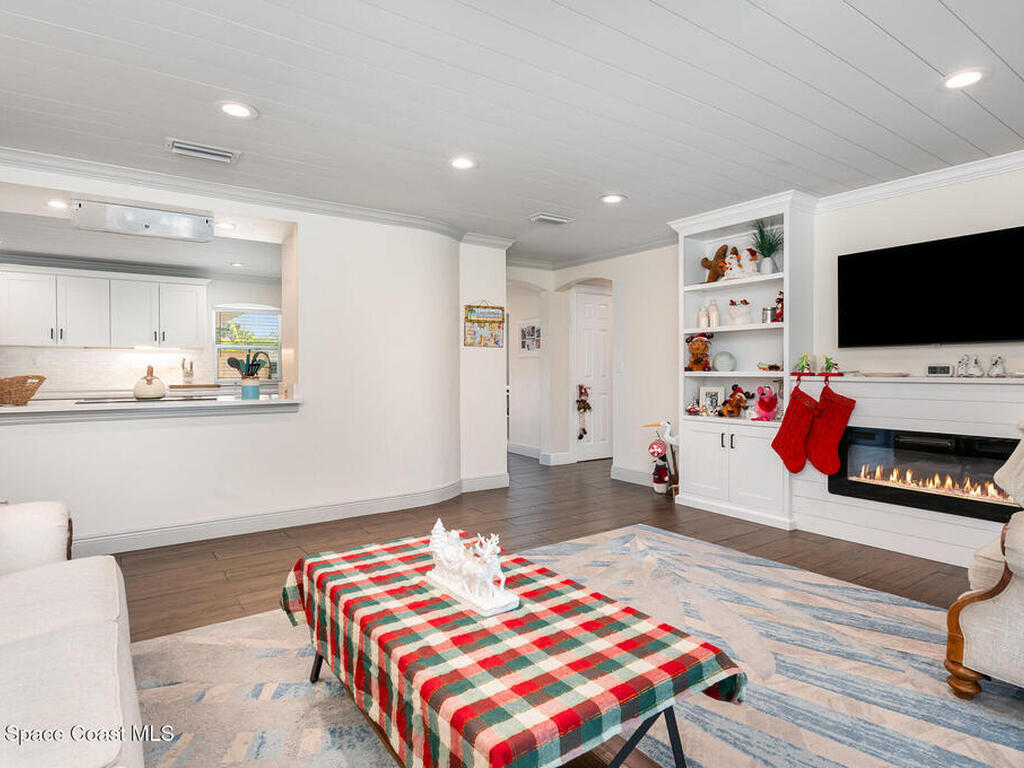 974 S Shannon Avenue, Indialantic, FL 32903