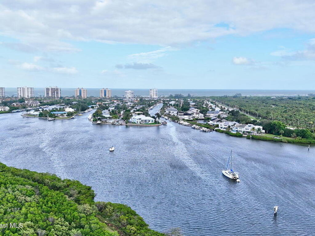 2486 Harbour Cove Drive, Hutchinson Island, FL 34949