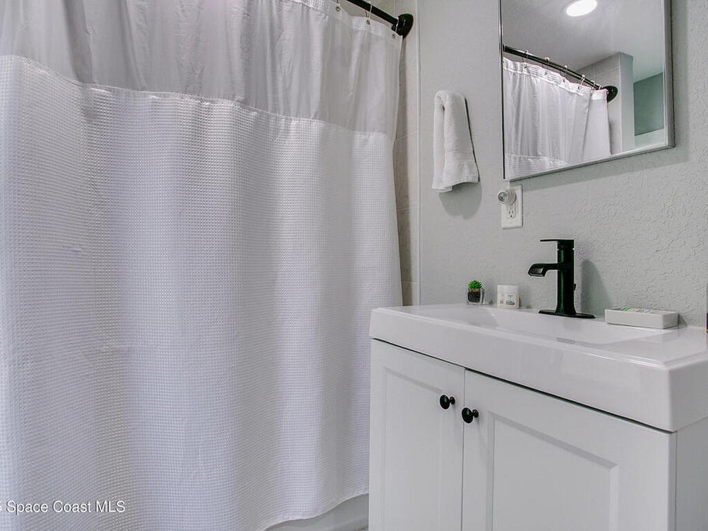 450 S Brevard Avenue, Cocoa Beach, FL 32931