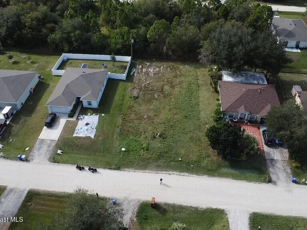 8545 104th Avenue, Vero Beach, FL 32967