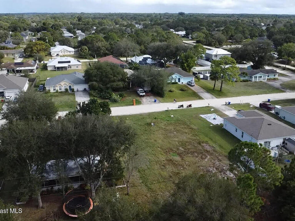 8545 104th Avenue, Vero Beach, FL 32967