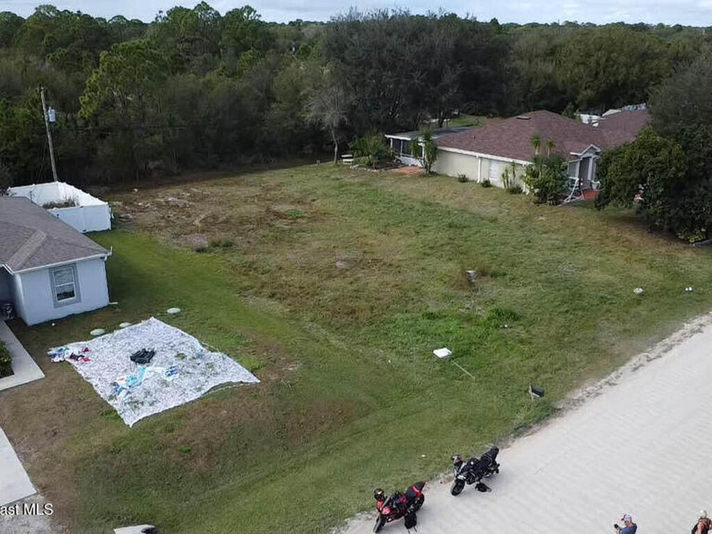 8545 104th Avenue, Vero Beach, FL 32967