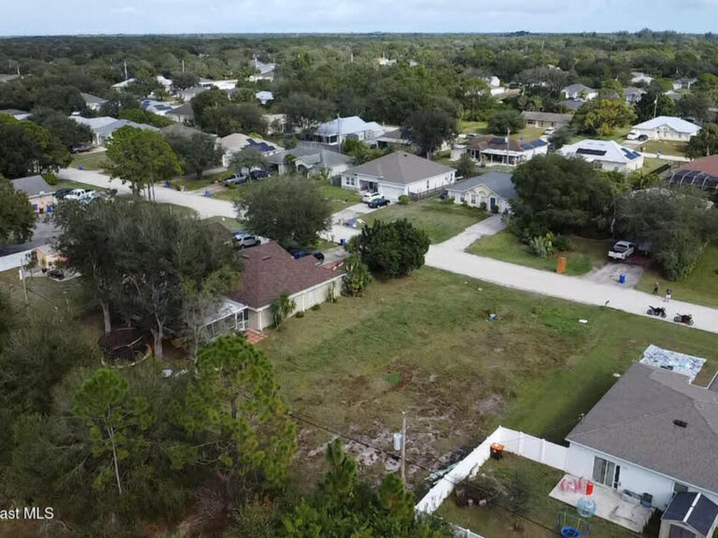 8545 104th Avenue, Vero Beach, FL 32967