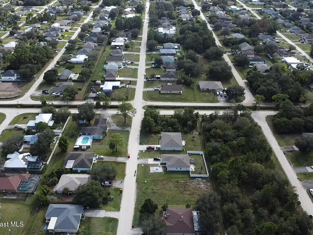 8545 104th Avenue, Vero Beach, FL 32967