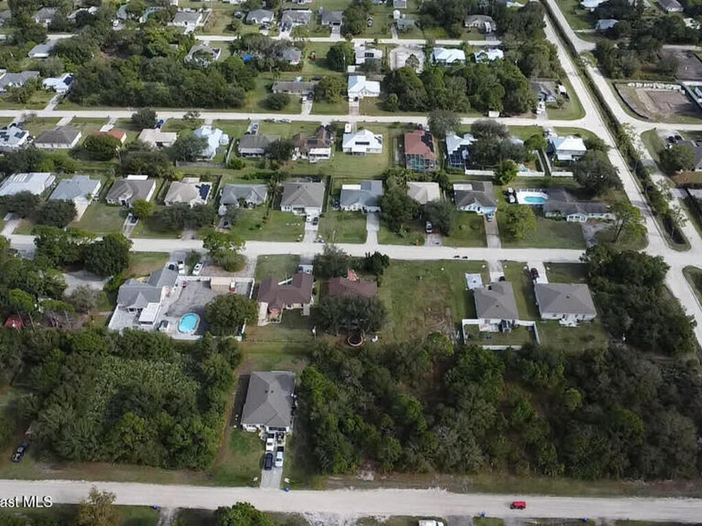 8545 104th Avenue, Vero Beach, FL 32967