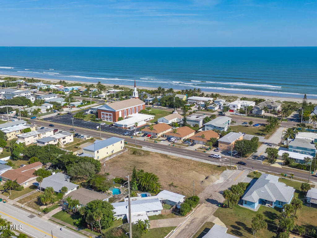 905 S Brevard Avenue, Cocoa Beach, FL 32931