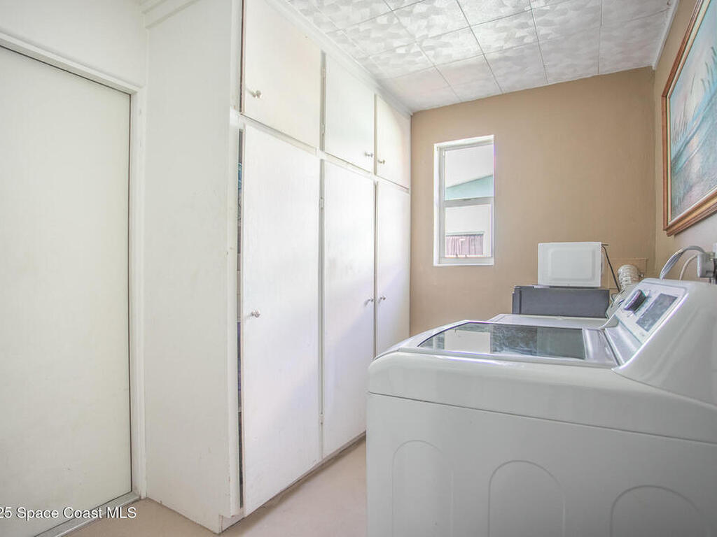 905 S Brevard Avenue, Cocoa Beach, FL 32931