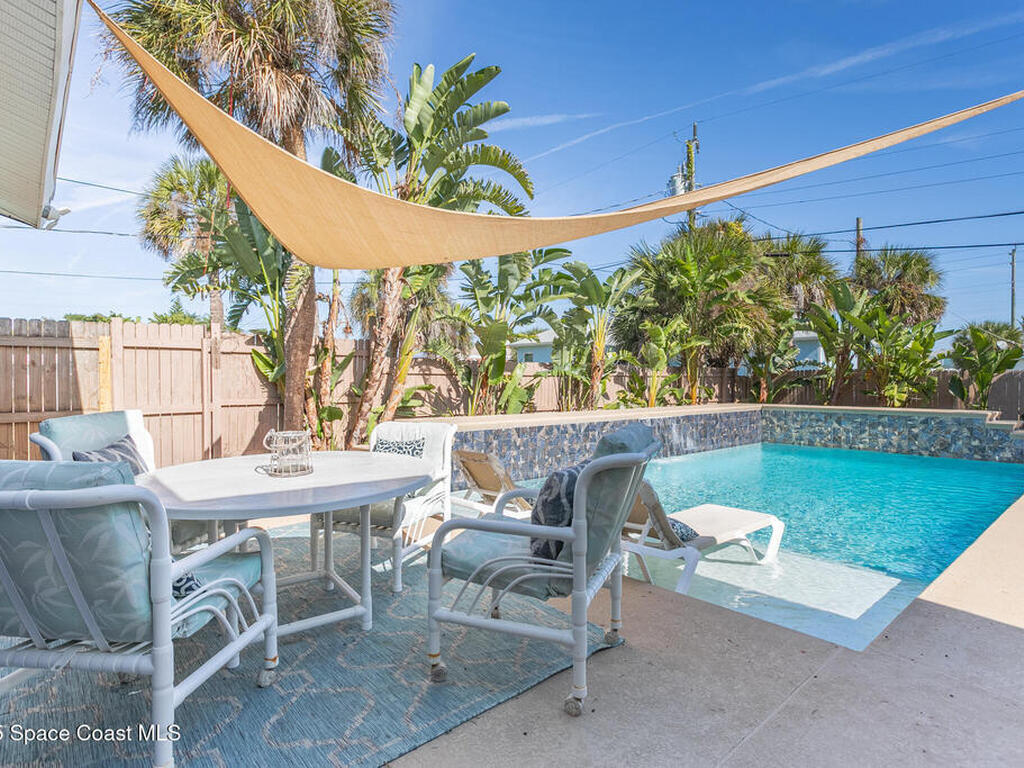 905 S Brevard Avenue, Cocoa Beach, FL 32931