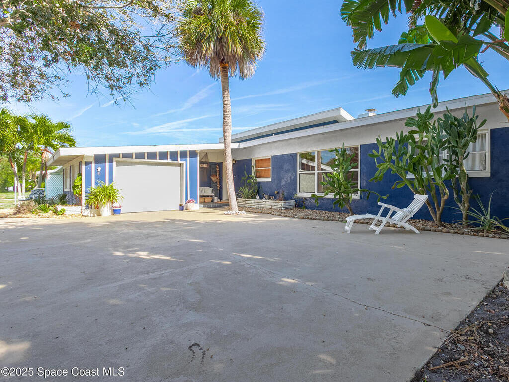 905 S Brevard Avenue, Cocoa Beach, FL 32931