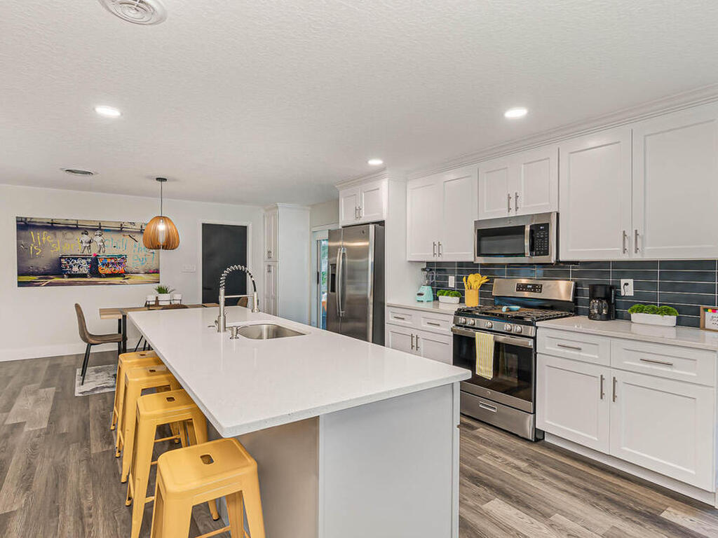 320 Jamaica Drive, Merritt Island, FL 32952